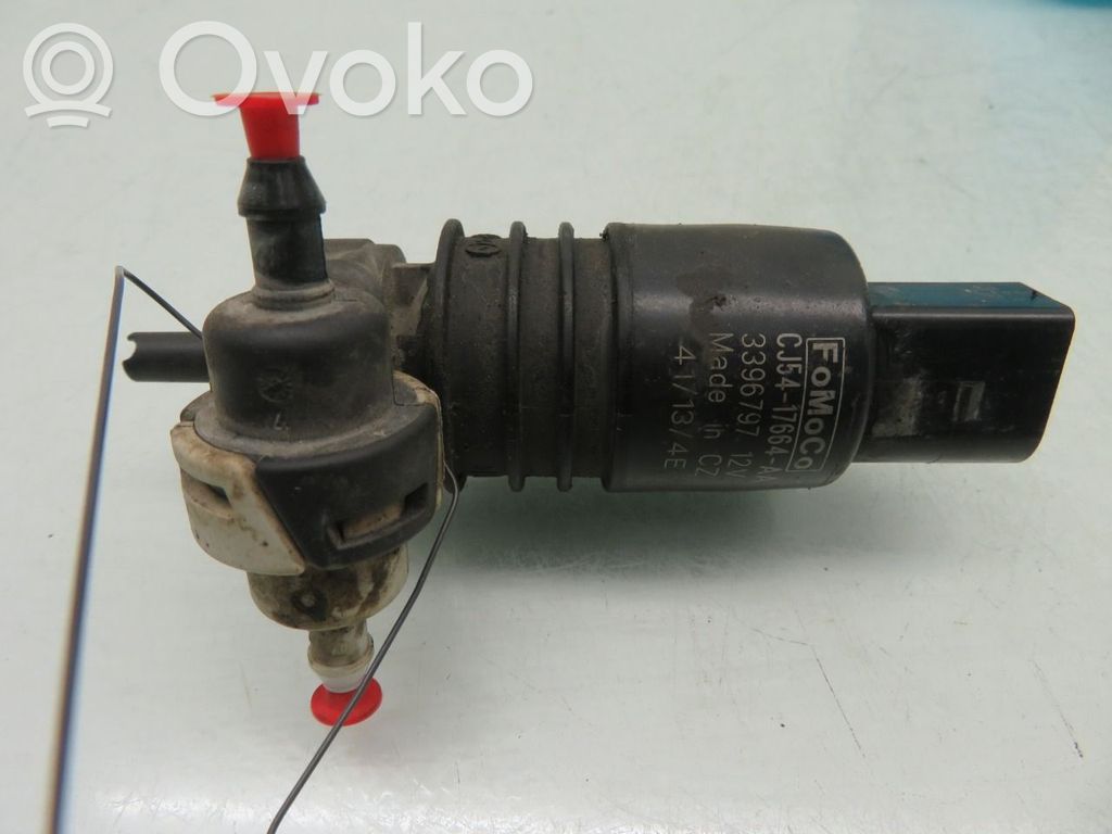Ford Kuga II Windscreen/windshield washer pump 