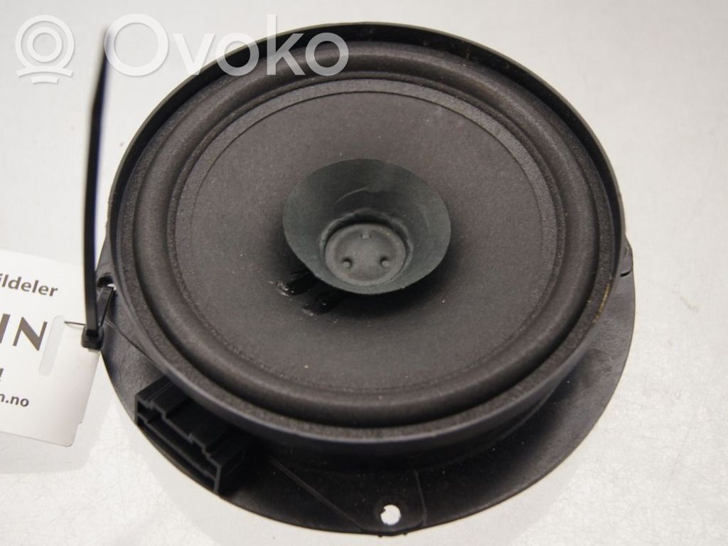 Volkswagen Amarok Altavoz de la puerta delantera 