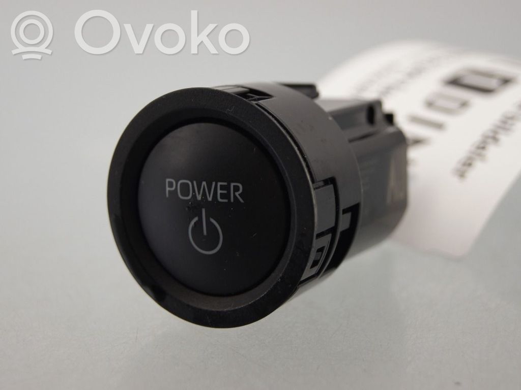 Toyota bZ4X Moottorin start-stop-painike/kytkin