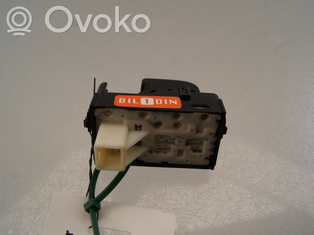 Toyota Prius+ (ZVW40) Przyciski szyb 