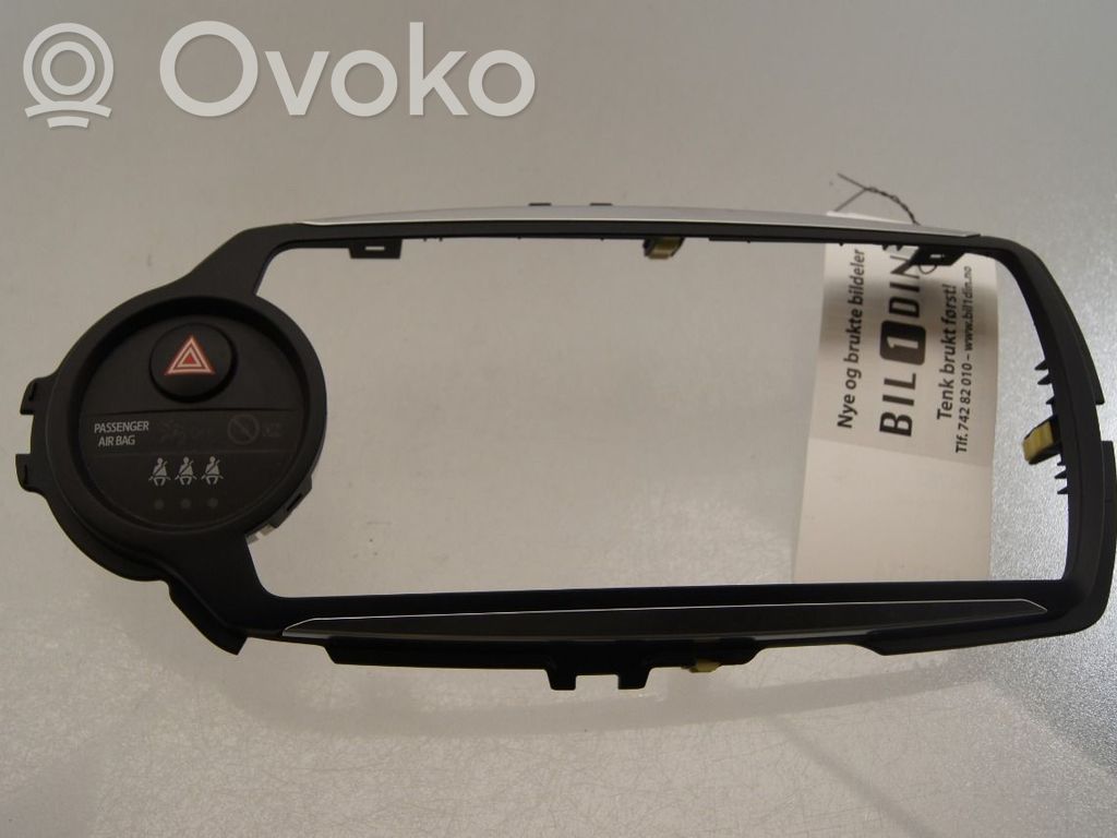 Toyota Yaris Comutator lumini pericol 