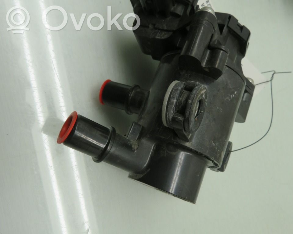 Toyota bZ4X Pompa obiegowa Webasto 