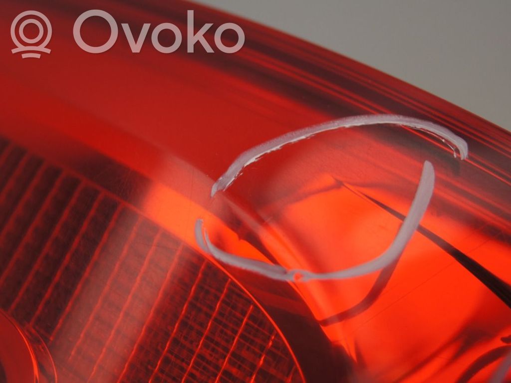 Volkswagen Touran II Lampa tylna 