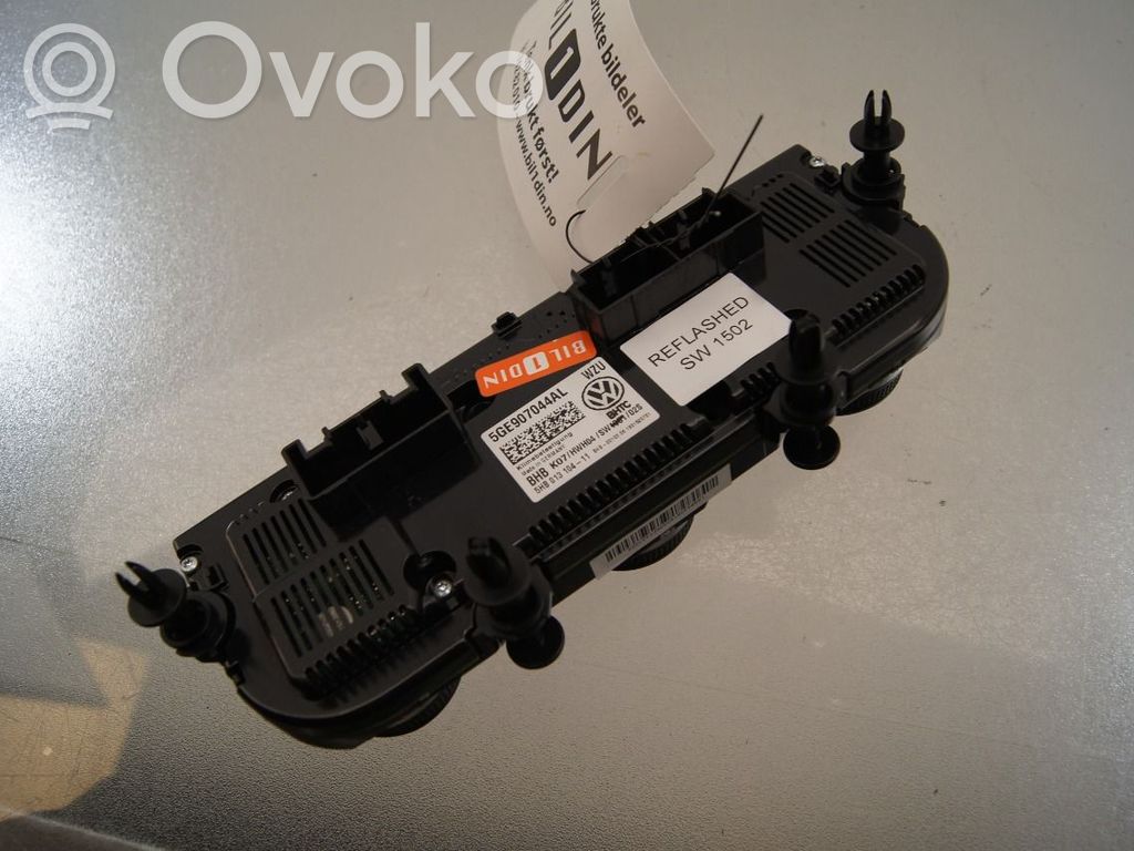 Volkswagen PASSAT B8 Console centrale, commande chauffage/clim