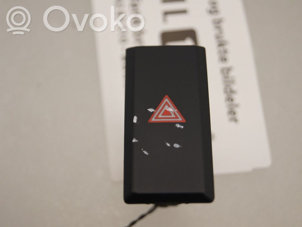 Toyota Prius (XW50) Botón interruptor de luz de peligro 
