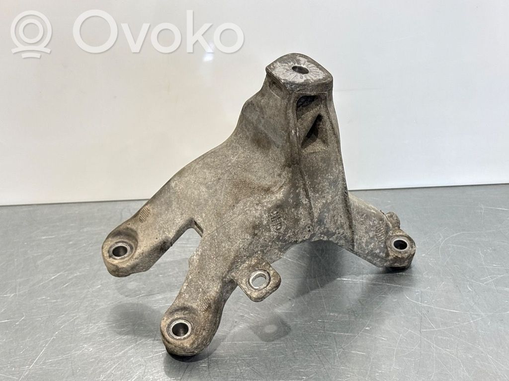 Audi A5 8T 8F Moottorin kiinnikekorvake 