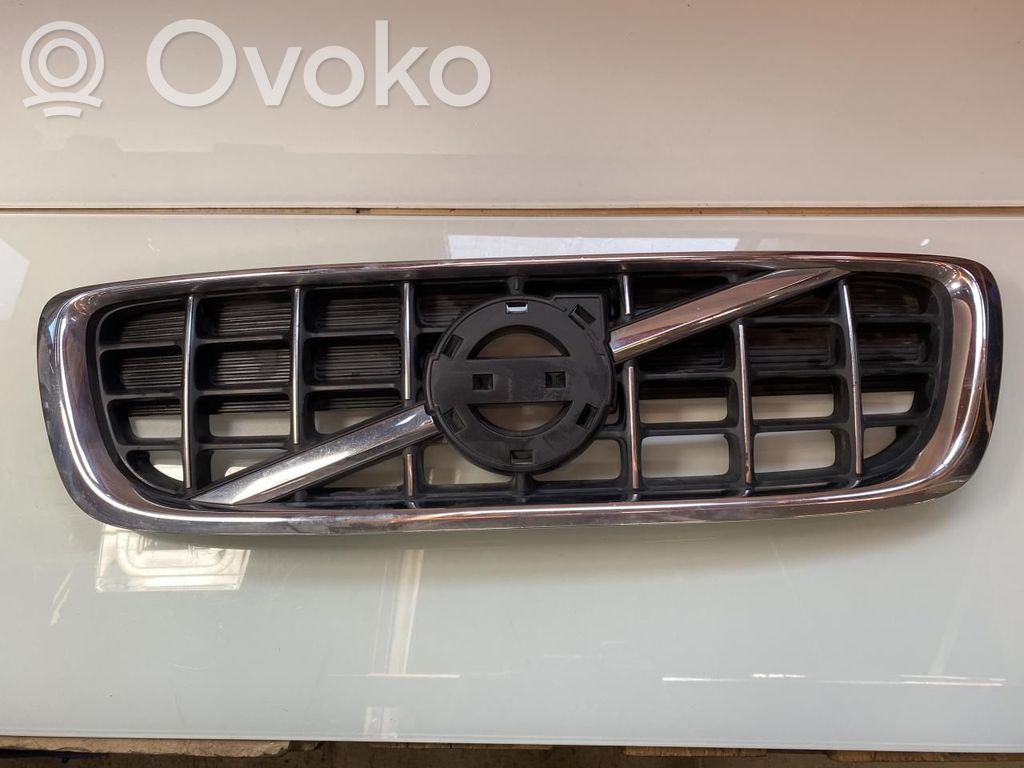 Volvo V70 Grilă față