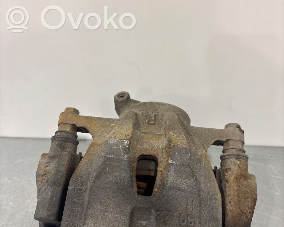 Toyota Yaris Zacisk hamulcowy przedni