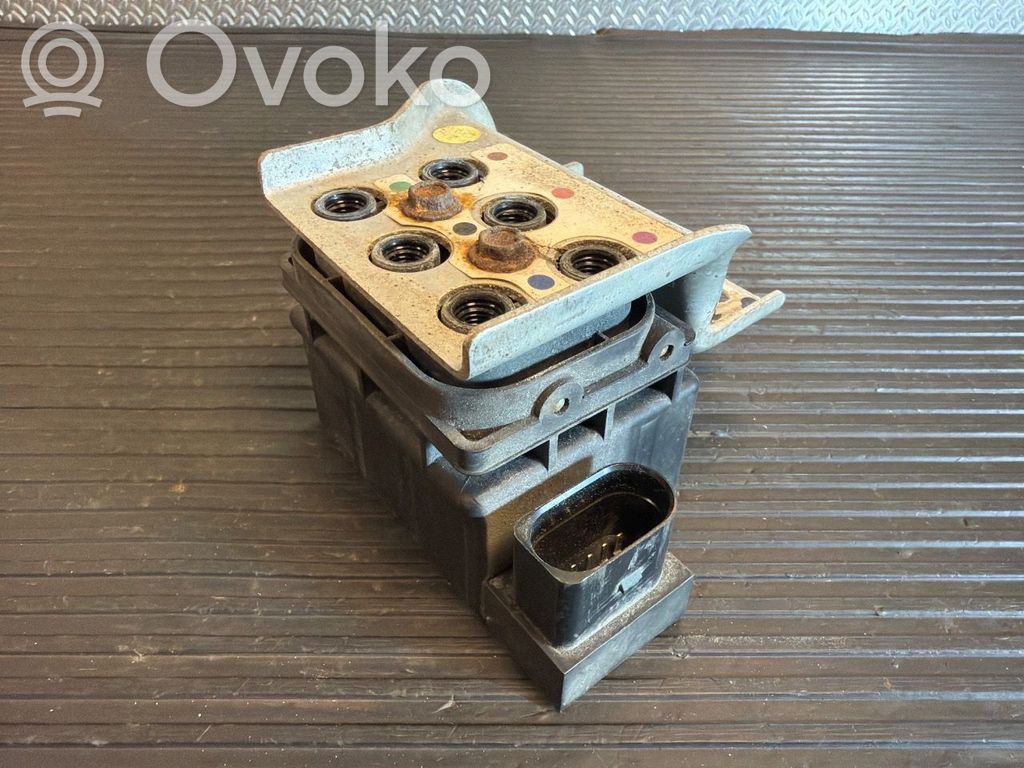 Audi A8 S8 D3 4E Compresor/pompă suspensie pneumatică 