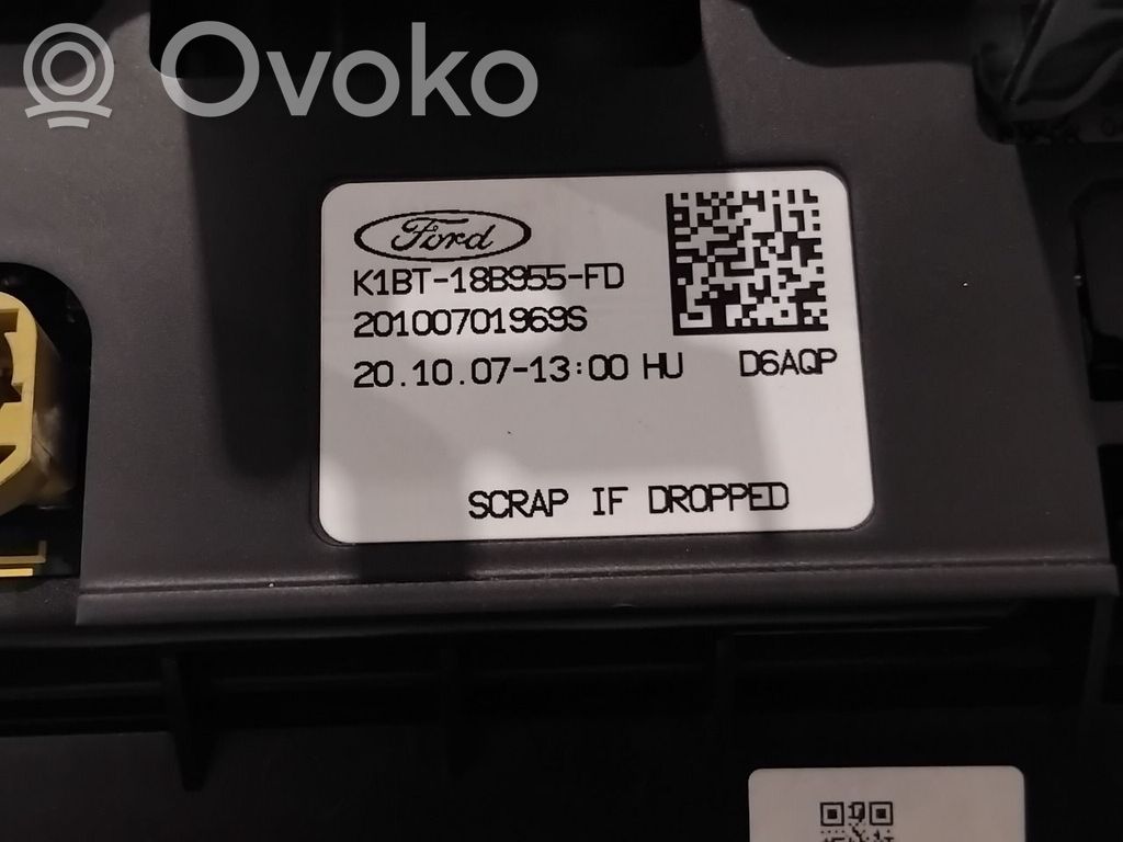 Ford Transit Courier Muut kojelaudan osat 