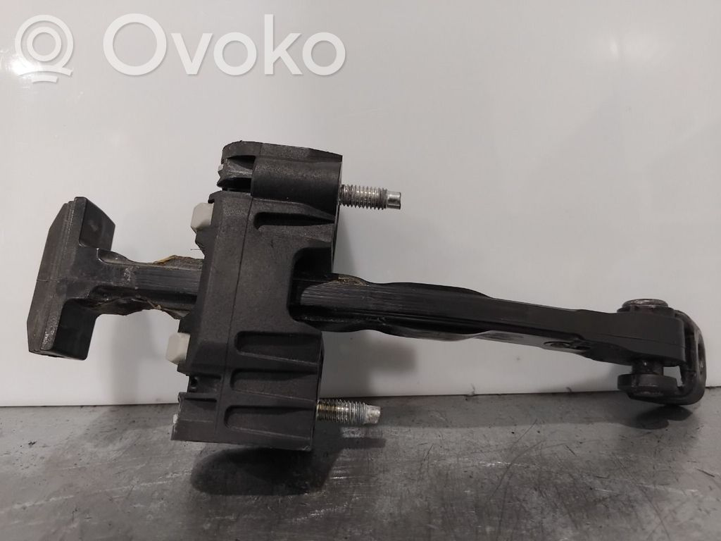 Volvo XC70 Etuoven pidätin 