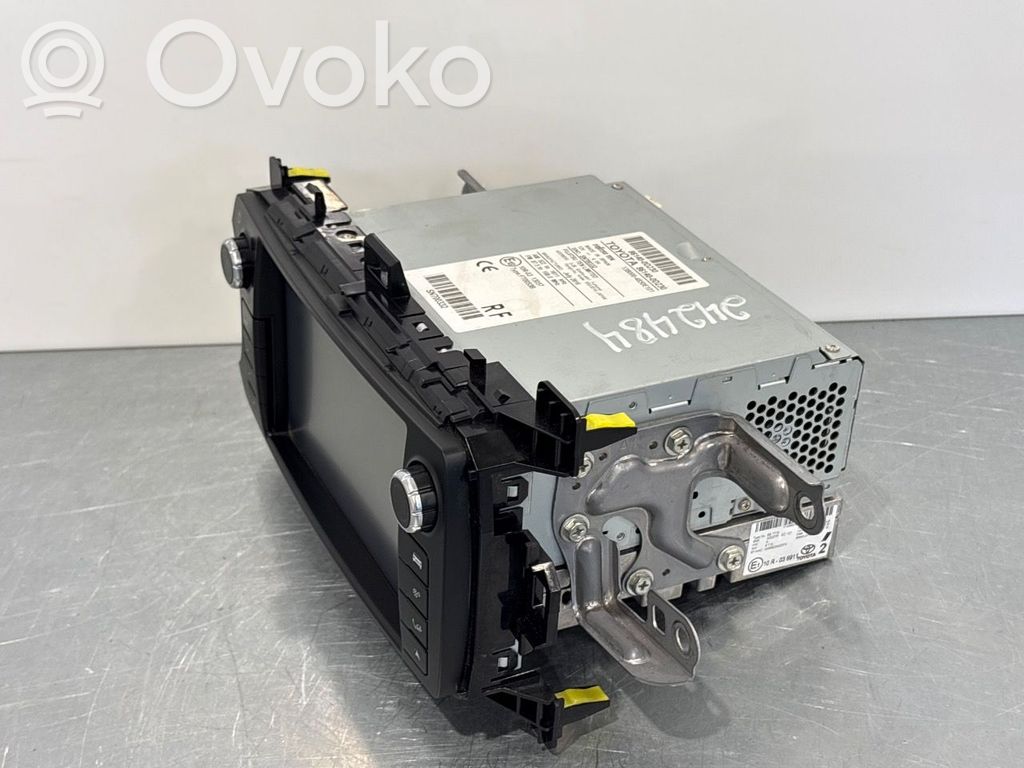 Toyota Yaris Panel / Radioodtwarzacz CD/DVD/GPS