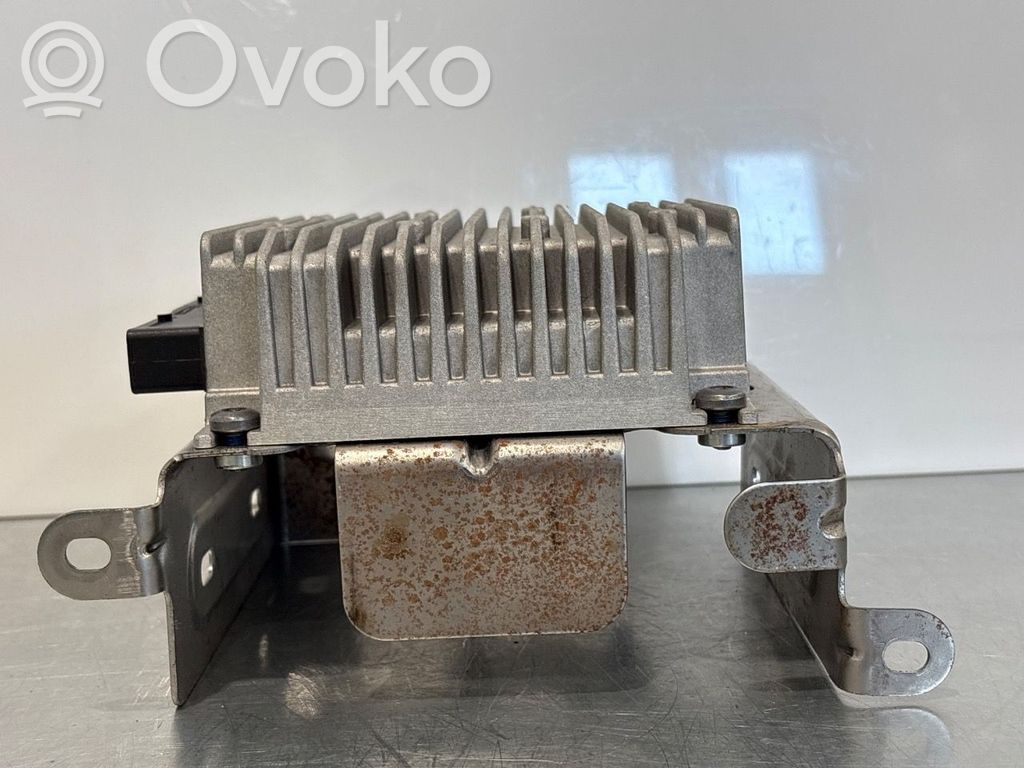Tesla Model S Amplificatore 