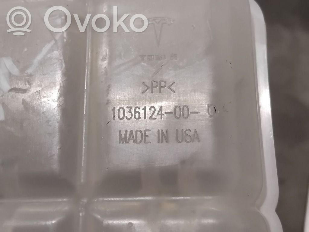 Tesla Model S Kuro išsiplėtimo bakelis 