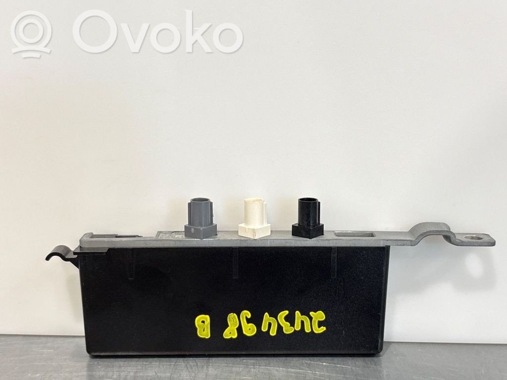 Porsche Cayenne (92A) Amplificatore antenna