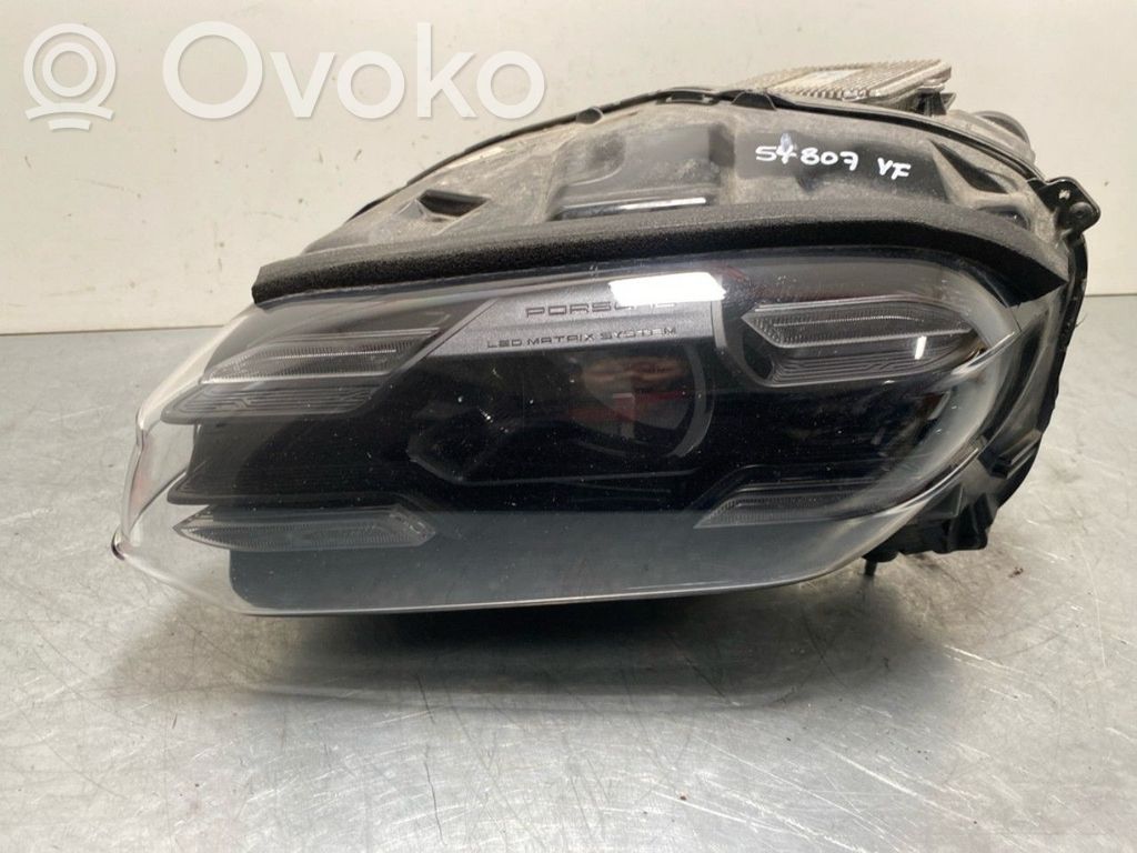 Porsche Taycan 9J1 Phare frontale 
