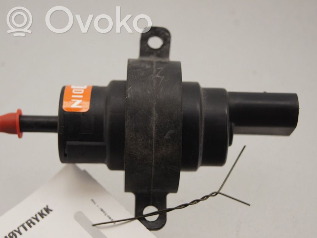 BMW iX Windscreen/windshield washer pump 