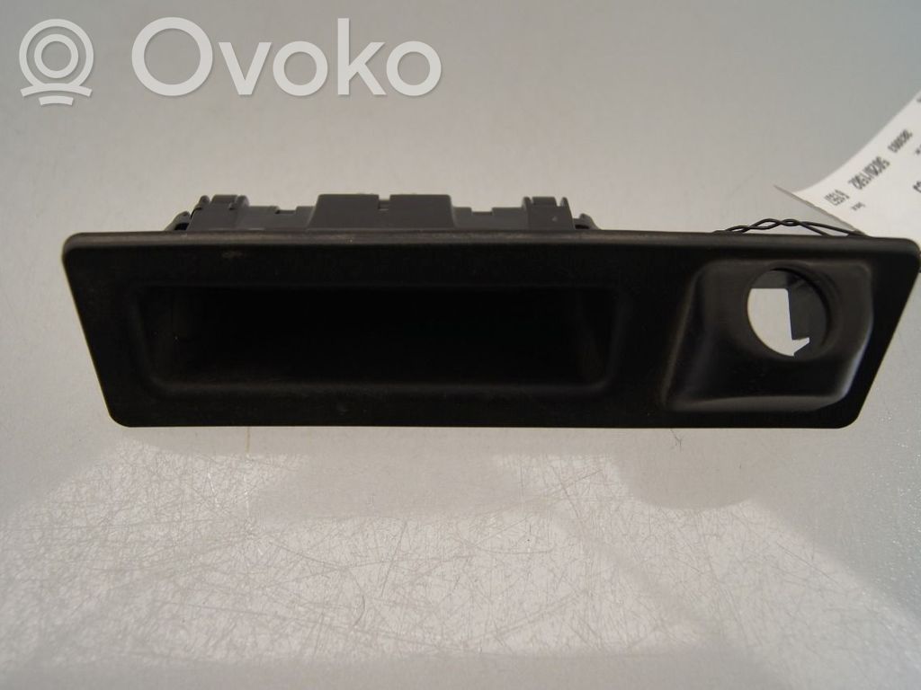 BMW 2 F22 F23 Uchwyt / Rączka zewnętrzna otwierania klapy tylnej / bagażnika 