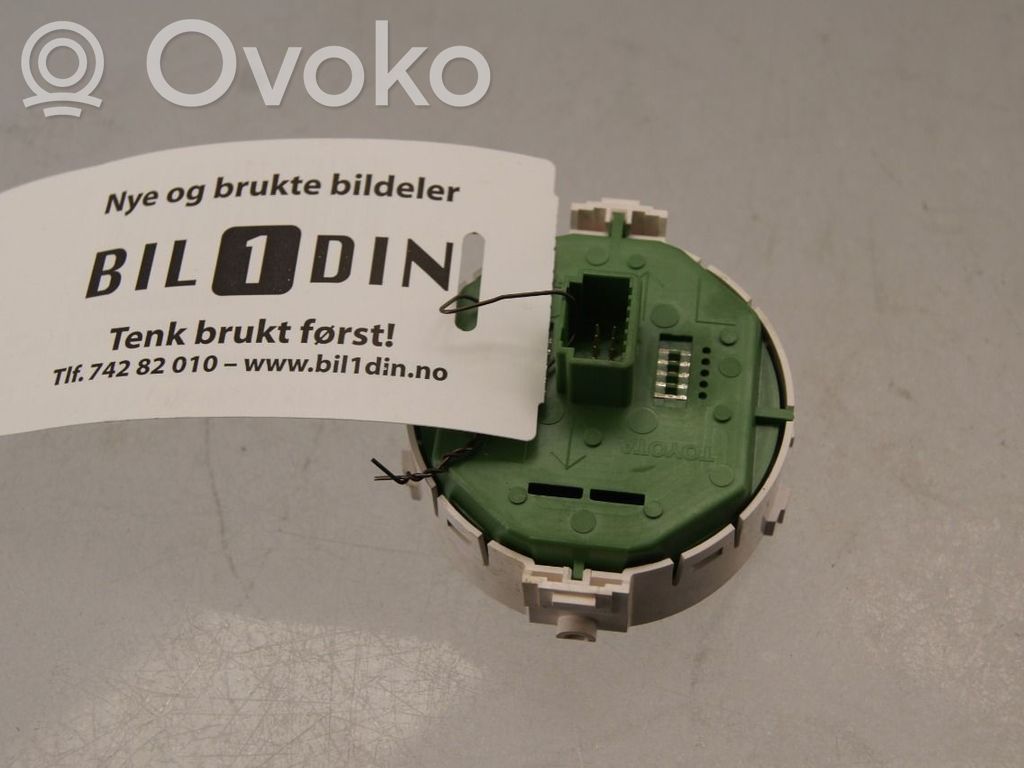 Toyota Yaris Schalter Warnblinkanlage