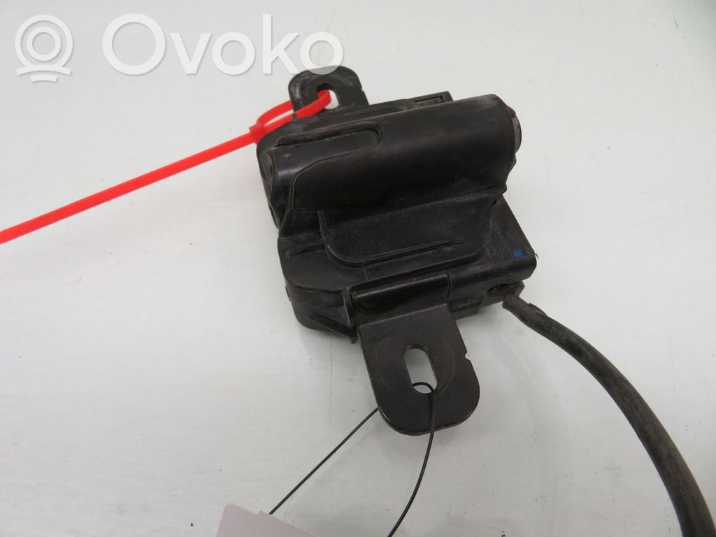 Volvo V40 Serrure de capot