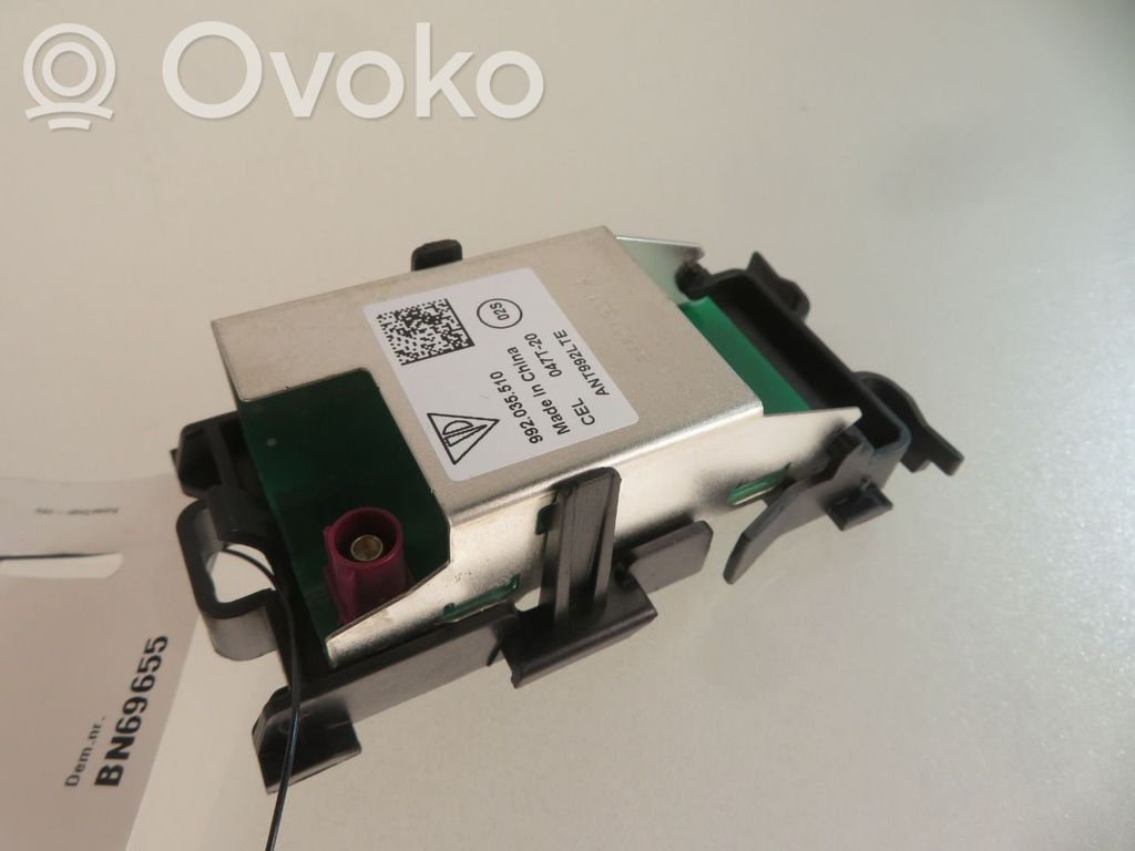 Porsche Taycan 9J1 GPS-pystyantenni 