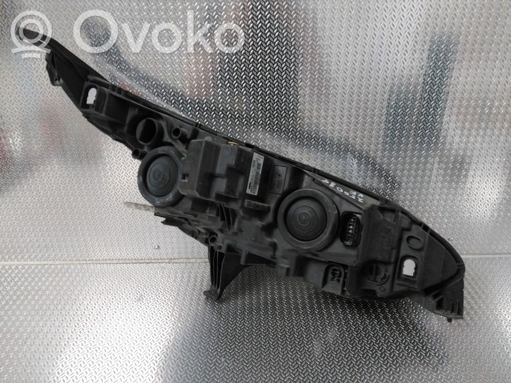 Ford Transit -  Tourneo Connect Priekšējais lukturis 
