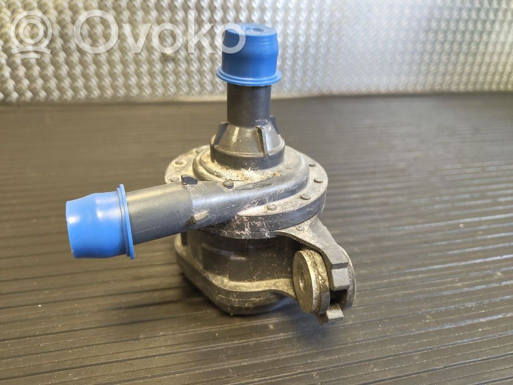 Toyota Yaris Cross Webasto pompe de circulation d'eau 