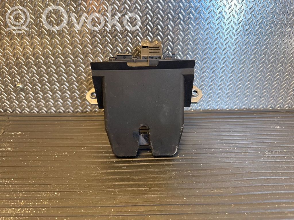 Volvo V40 Zamek klapy tylnej bagażnika 