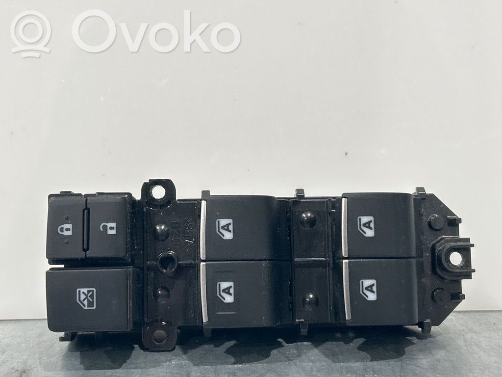 Toyota C-HR I Electric window control switch