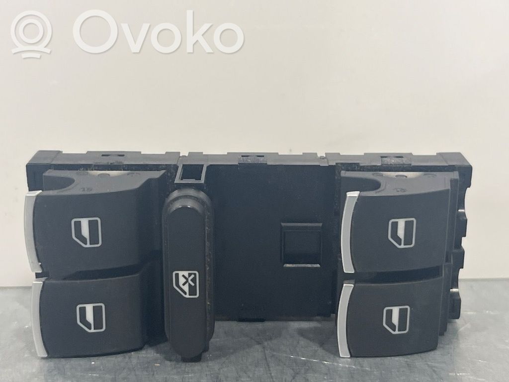 Volkswagen Golf VI Przyciski szyb 