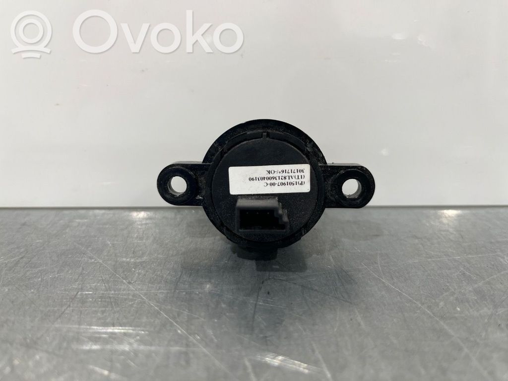 Tesla Model 3 Interruptor para abrir la puerta trasera 