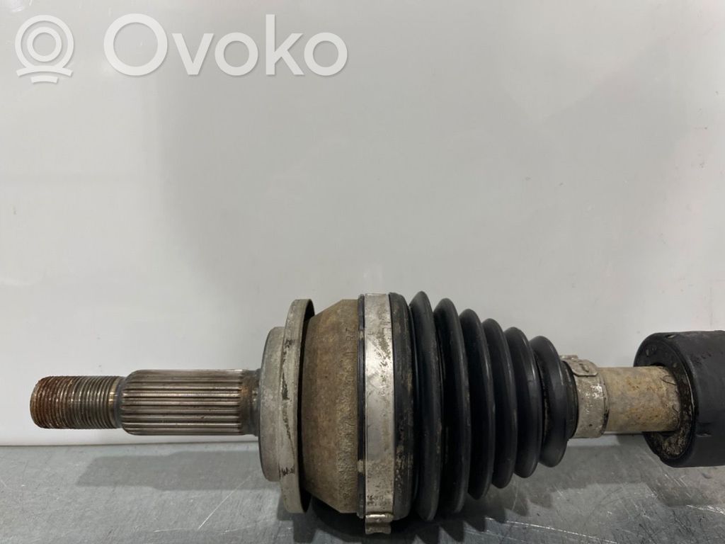 Toyota Avensis T270 Передняя полуось