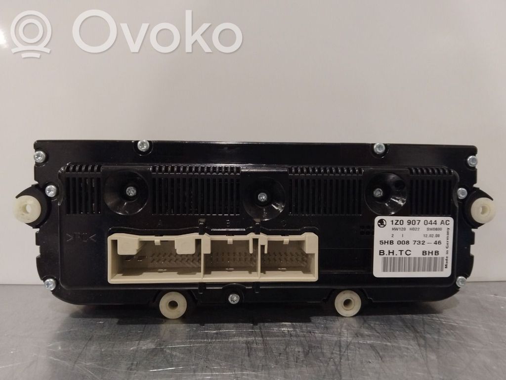 Skoda Octavia Mk2 (1Z) Climate control/heater control trim 
