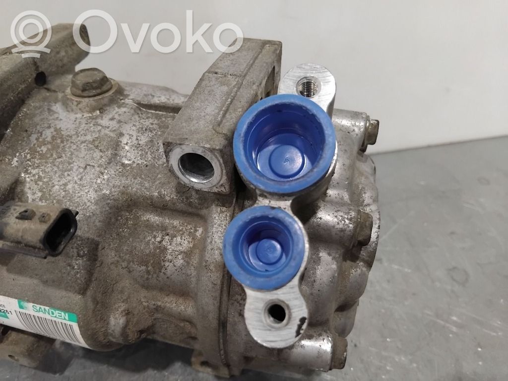 Nissan Qashqai Air conditioning (A/C) compressor (pump) 
