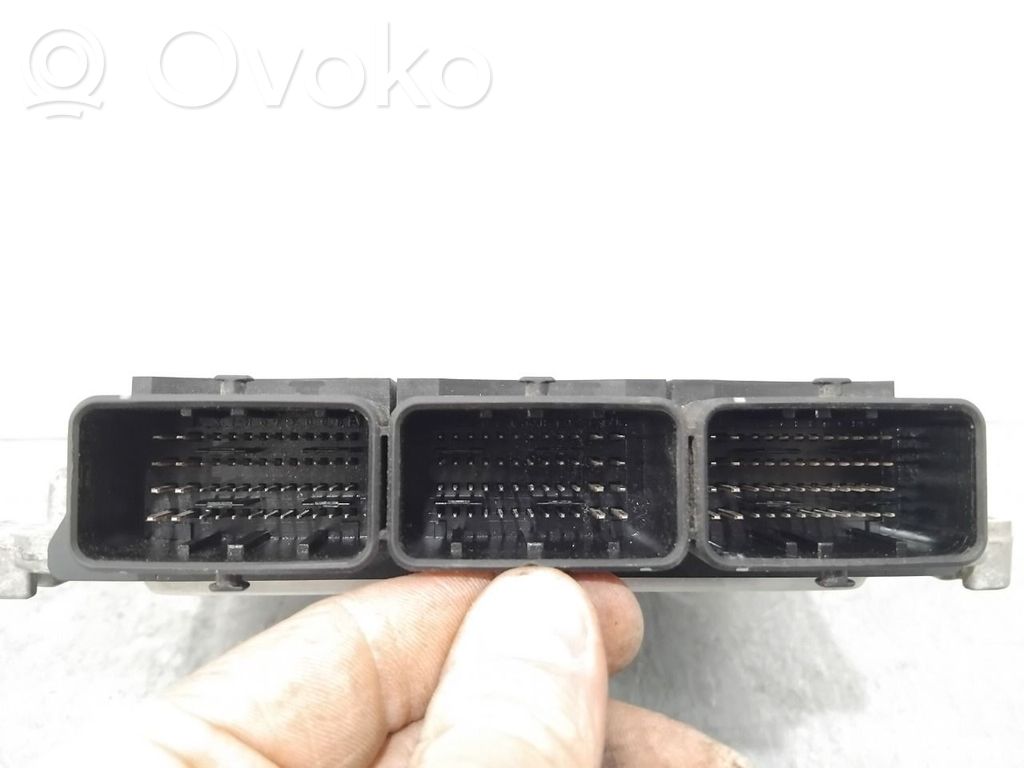 Mitsubishi Outlander Komputer / Sterownik ECU silnika 