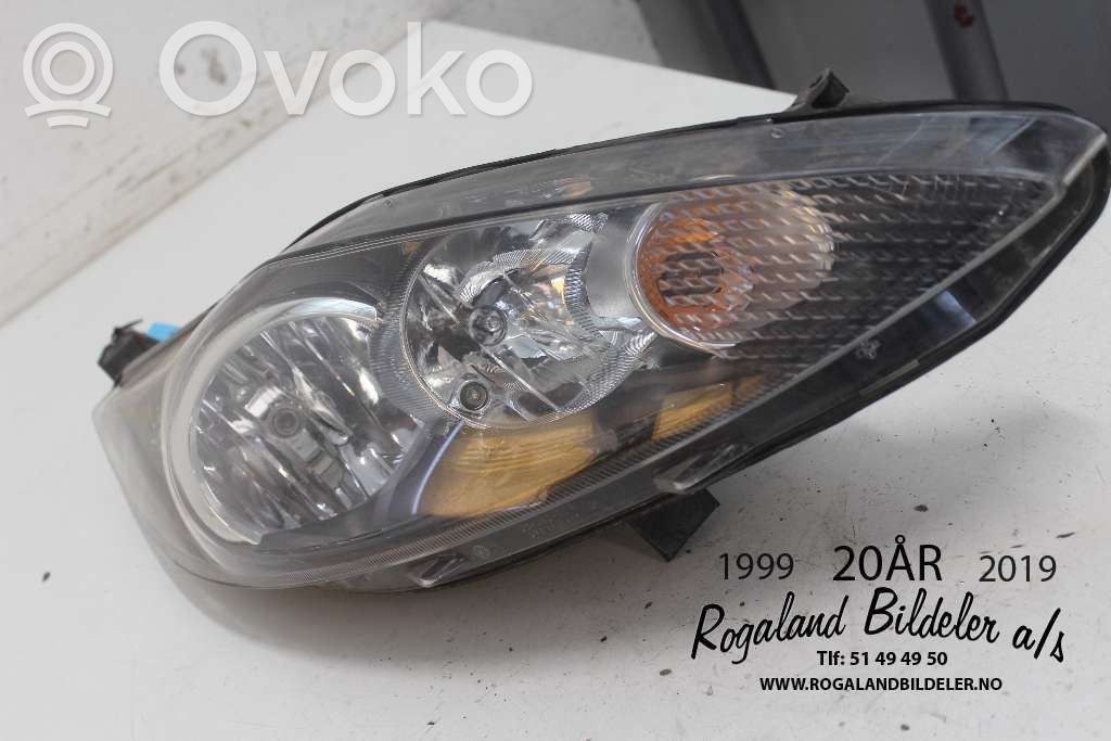 Ford Fiesta Headlight/headlamp 