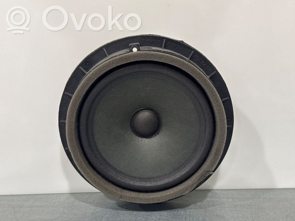 Suzuki Vitara (LY) Altavoz de la puerta delantera 