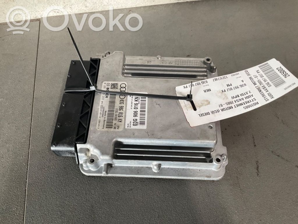 Audi A4 S4 B7 8E 8H Unité de commande, module ECU de moteur