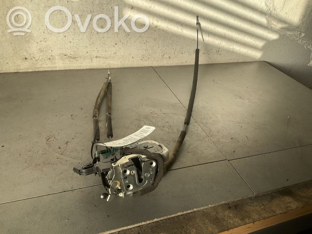 Nissan Leaf I (ZE0) Zamek drzwi tylnych