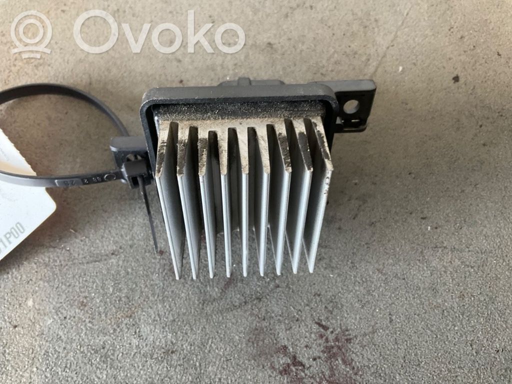Suzuki Swift III Lämpöpuhaltimen moottorin vastus