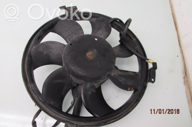 Audi A4 S4 B5 8D Osłona wentylatora chłodnicy 