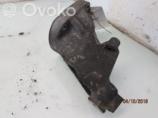Mercedes-Benz E W211 Engine mount bracket 