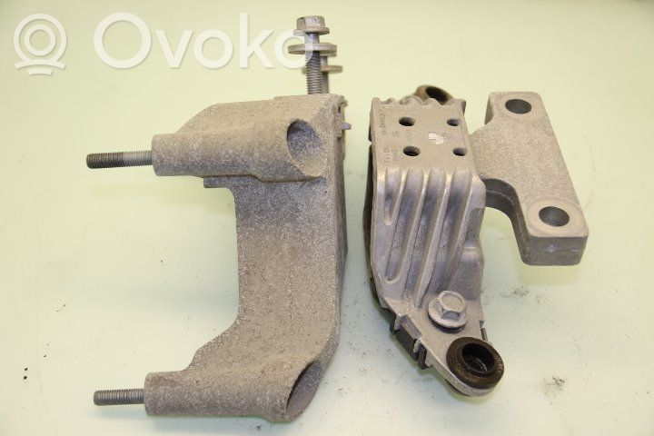 Opel Astra K Wspornik / Mocowanie silnika