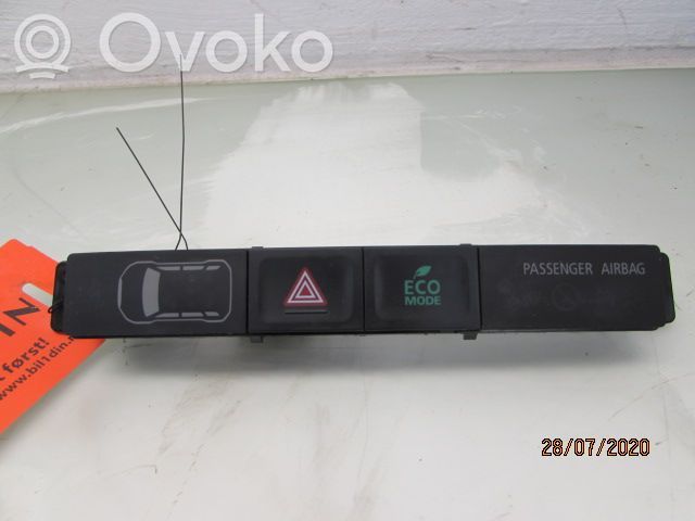 Mitsubishi Outlander Comutator lumini pericol