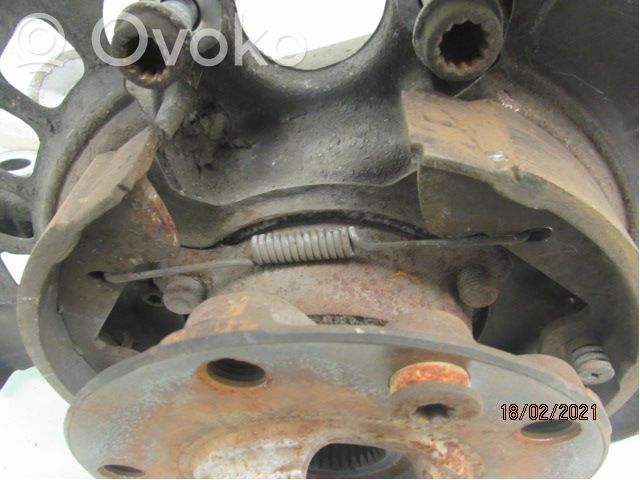 Volkswagen Touareg II Braț cu fuzetă spate 