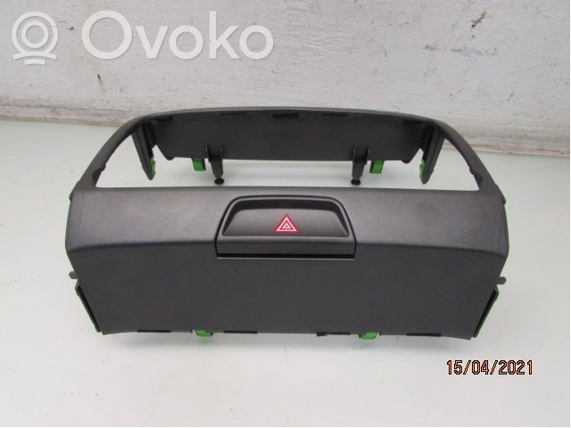 KIA Sportage Botón interruptor de luz de peligro