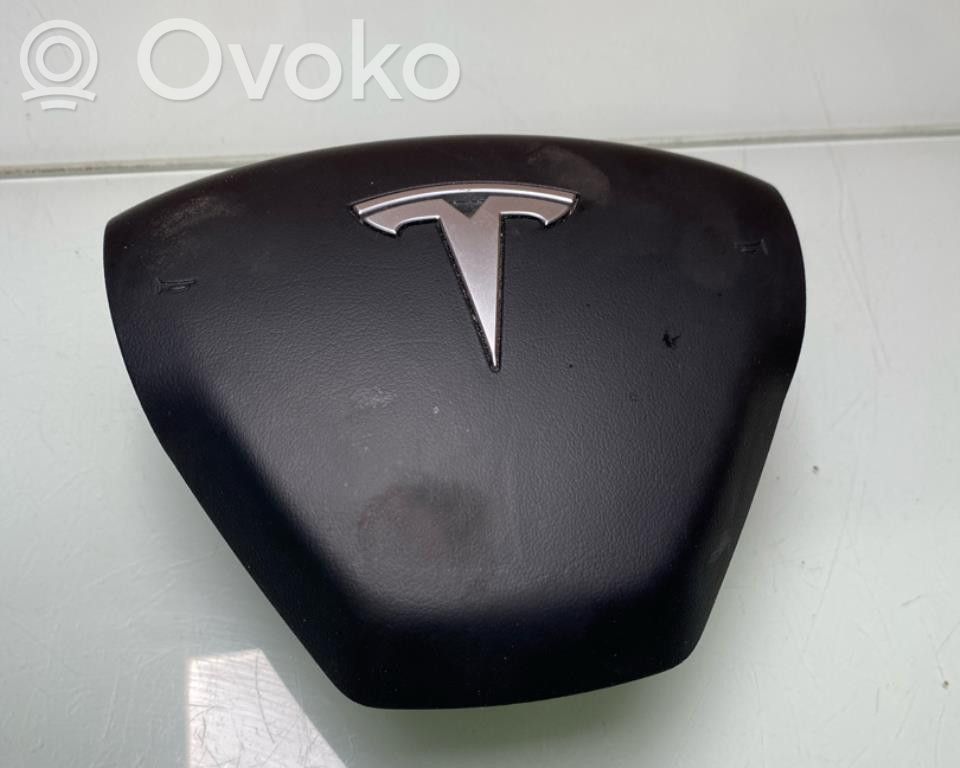 Tesla Model Y Stūres drošības spilvens