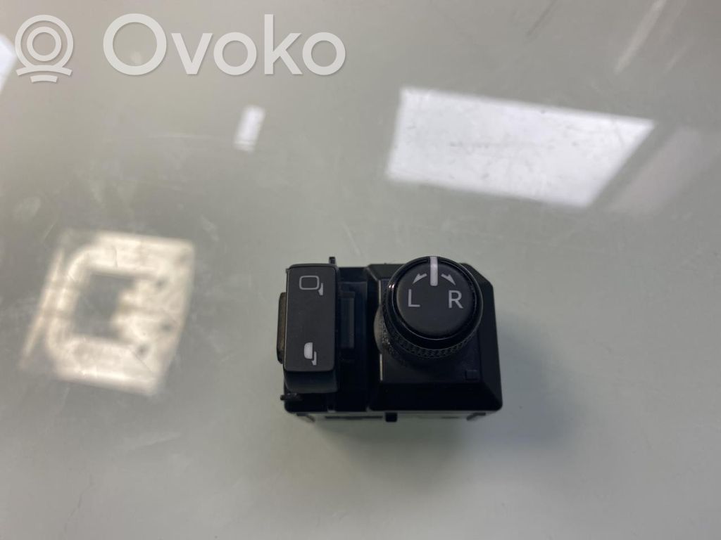 Toyota Hilux (AN120, AN130) Interruptor del espejo lateral 