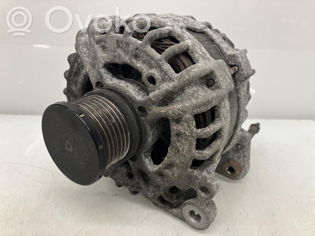 Volkswagen PASSAT B8 Lichtmaschine 