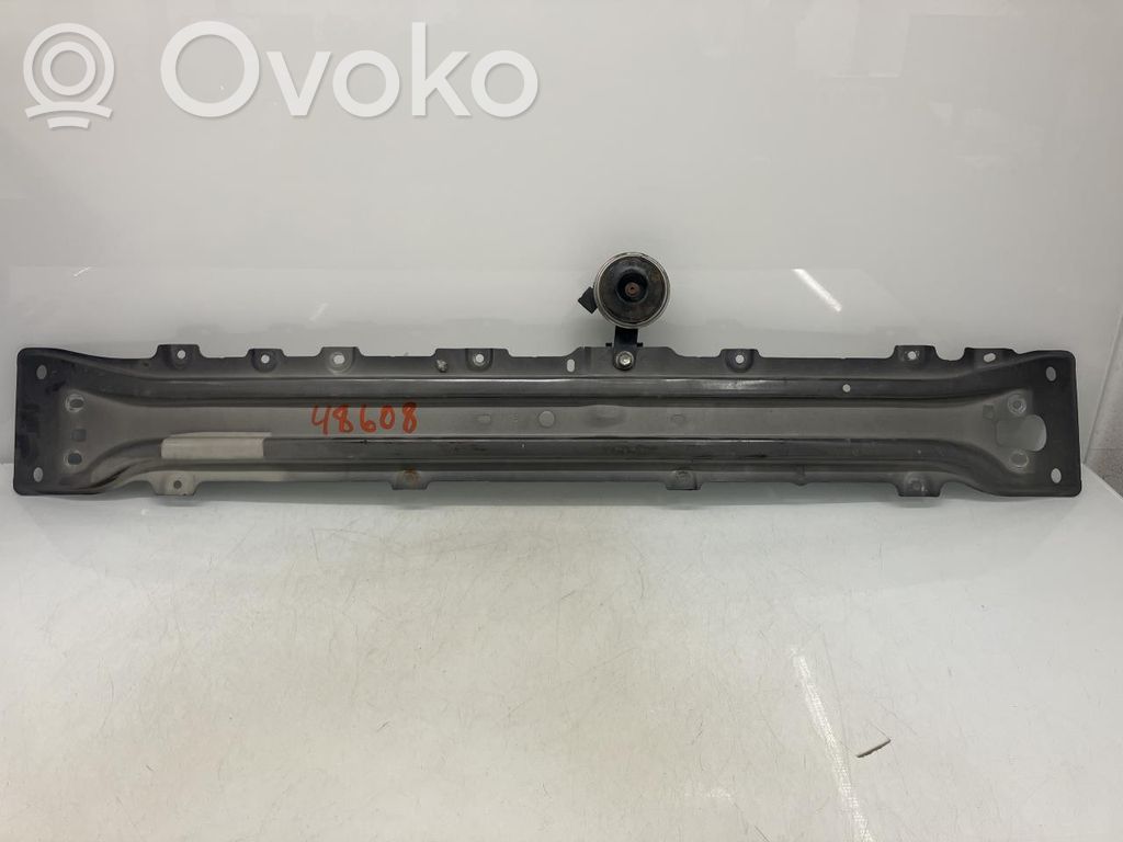 Suzuki Swift III Belka zderzaka przedniego